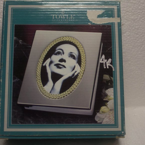 Vintage Towle Silversmiths Two Tone Silver/Brass Finish Album Frame - Picture 6 of 6